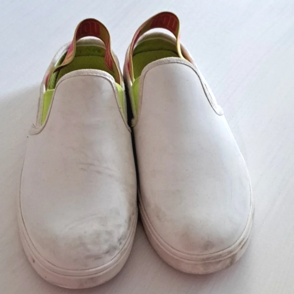 UGG Aivey Girls Slingback Sneakers – White Leather Slip-On Shoes, Kids Size 4 - Picture 4 of 6